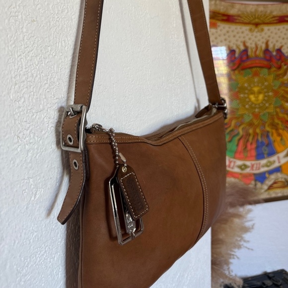 Pre owned , Vintage Tan Brown Leather COACH B33-9877 Crossbody Hobo Handbag - Picture 2 of 6